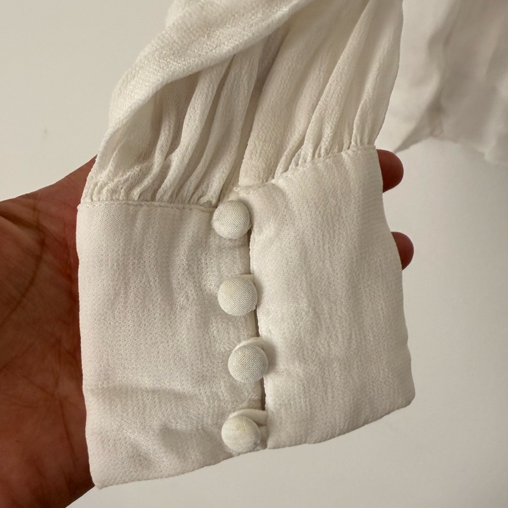 Vintage Sheer Flowy Boho Euro-Summer Peasant Top With Fabric Covered Buttons - Picture 5 of 6
